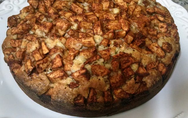 Bolo de maçã com canela