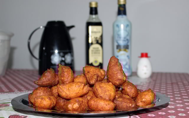 Bolinhos de fubá com queijo ralado