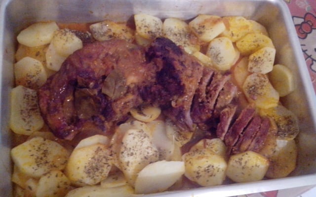Alcatra com batatas ao forno