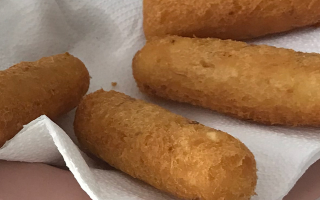 Bolinho de bacalhau Aurea e Eleazer