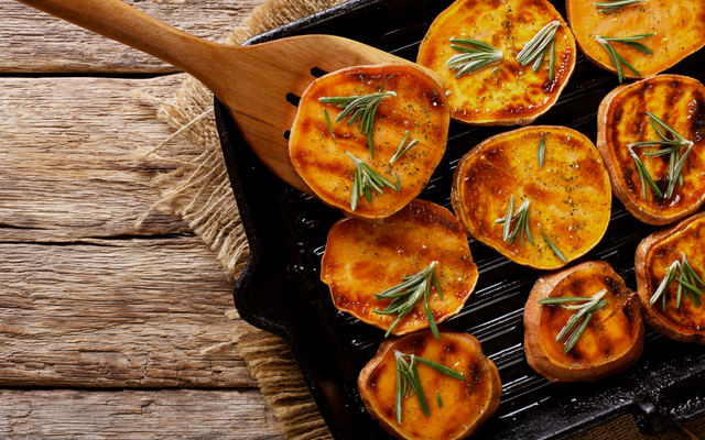 Batata doce ao forno com casca