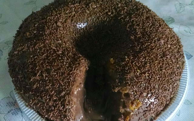 Bolo vulcão de cenoura e chocolate