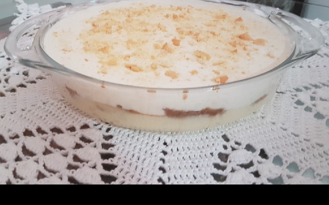 Sorvete cassata de biscoito champagne