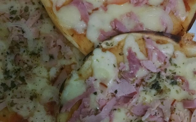 Pizza de liquidificador na frigideira