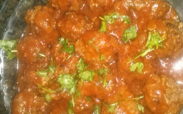 Almôndega ao molho de tomate - rápida, prática e gostosa