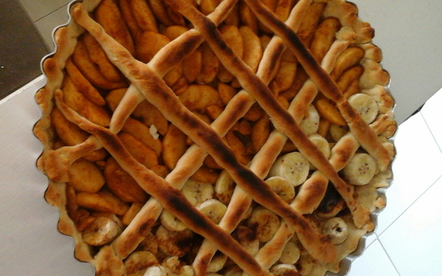 Torta de maçã e banana com canela