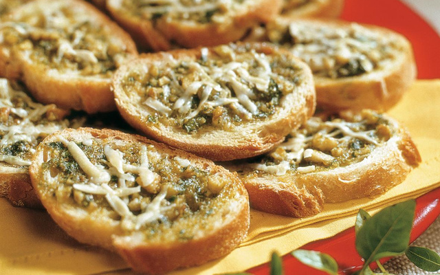 Bruschettas ao manjericão