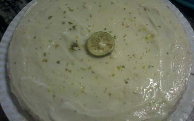 Bolo mousse de limão