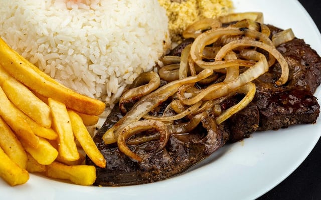 Fígado frito, acebolado