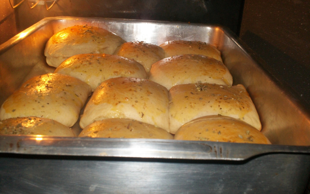 Massa para pizza, esfiha, joelho e outros salgados assados