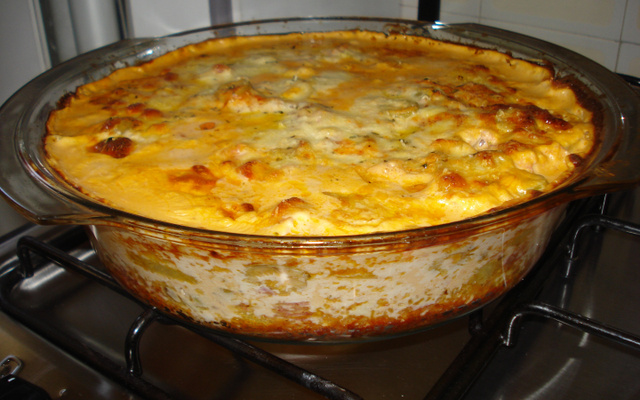 Gratinado de batata com presunto e queijo