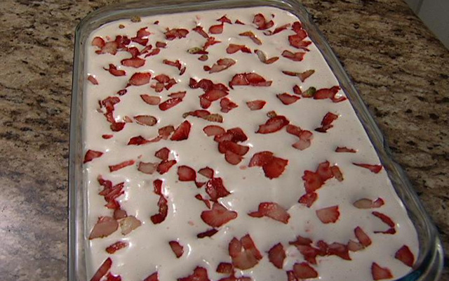 Sobremesa simples de morango