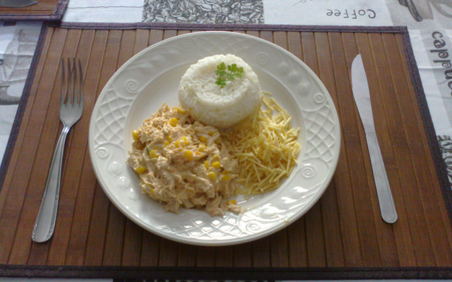 Creme de frango com batata palha