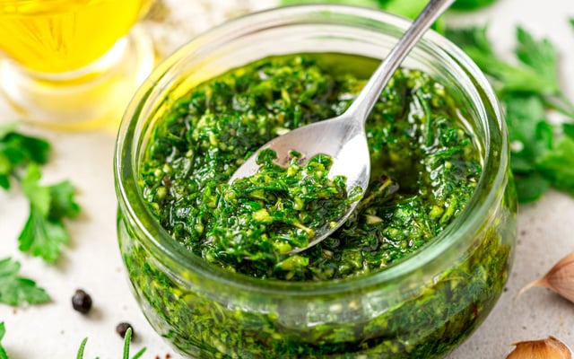 Molho chimichurri para churrasco