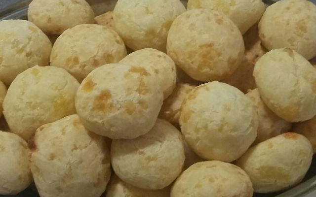 Pão de queijo super fácil (3 ingredientes)