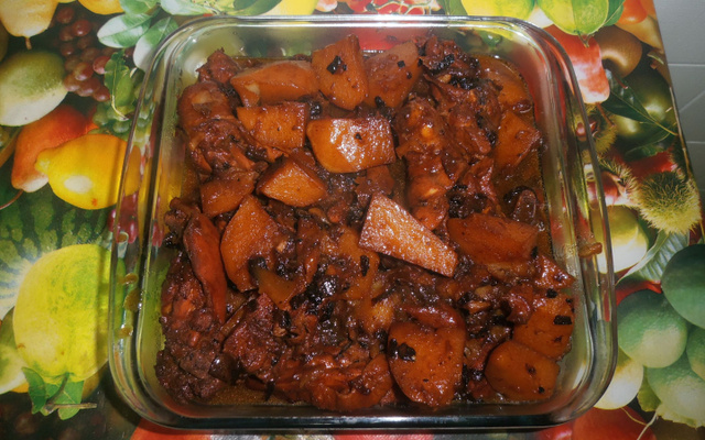 Frango com cebola queimada