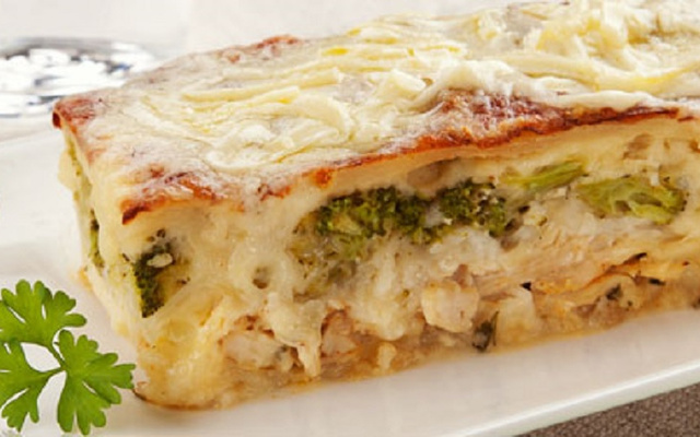 Lasanha de frango e brócolis
