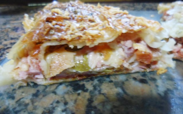 Rocambole de massa de Pastel