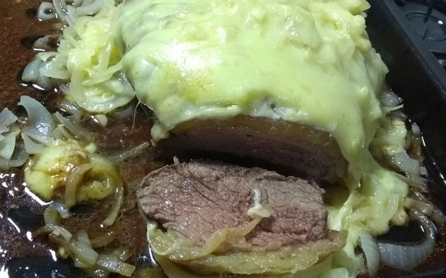 Picanha com queijo e cebola na manteiga