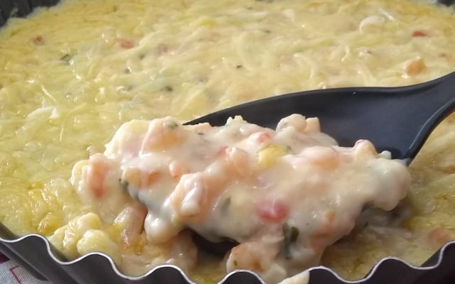 Camarão cremoso gratinado