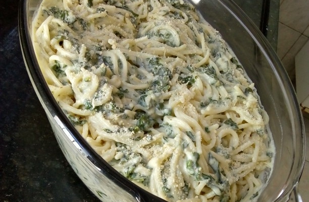 Macarrão com espinafre