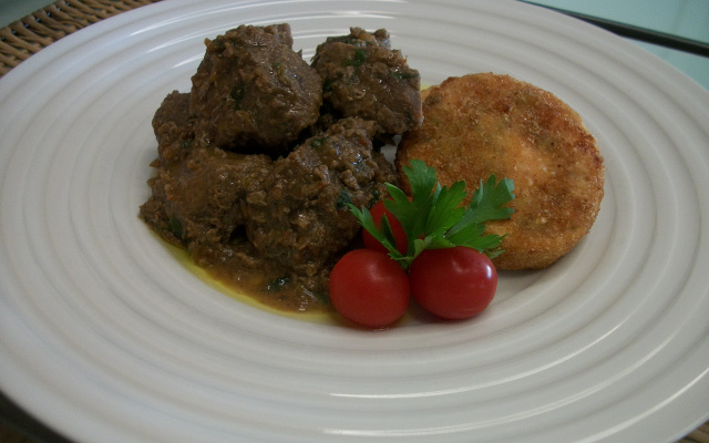 Cubinhos de carne ao vinho