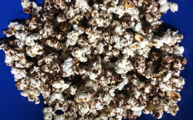 Pipoca doce - Prática e o que é melhor, é de chocolate!