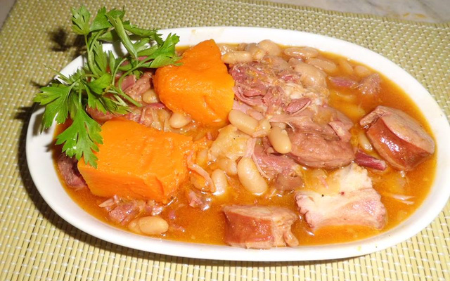Cassoulet (feijão branco)