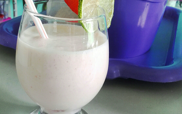 Coquetel de morango sem álcool