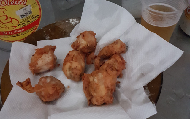 Isca de frango para tira gosto