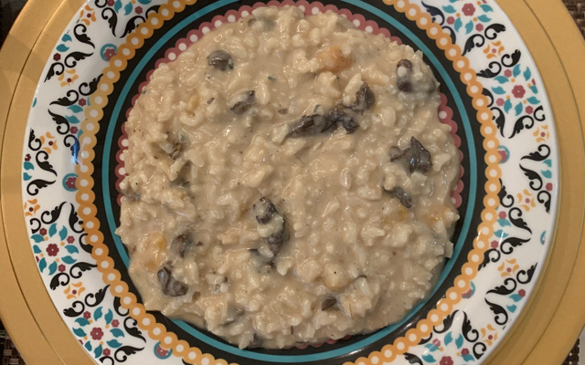 Risoto de funghi, damasco e gorgonzola 
