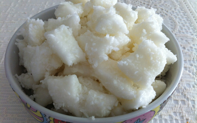 Bala de coco gelada da Vó Nair