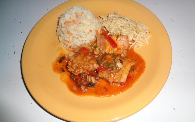 Peixe ao molho de manjericão