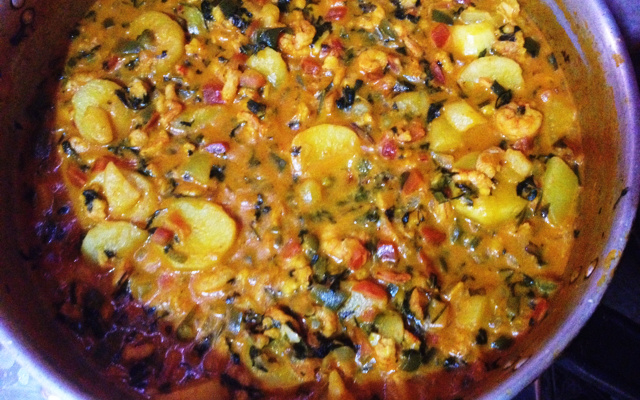 Moqueca de camarão com batata