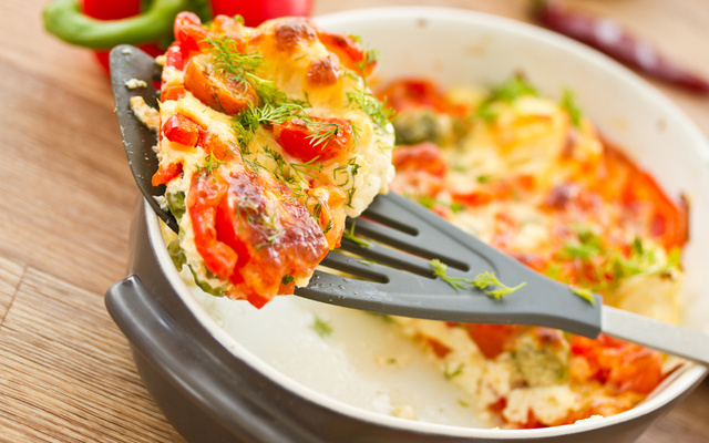 Omelete de forno com presunto e legumes