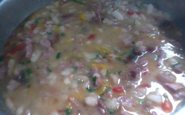 Feijão branco com carne seca