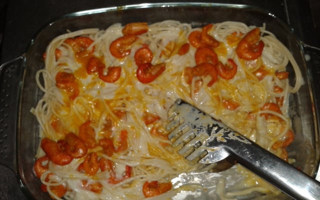 Macarrão ao molho branco com camarão