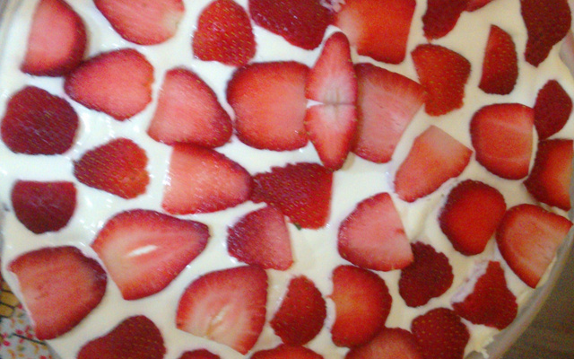 Torta de morango com chocolate branco