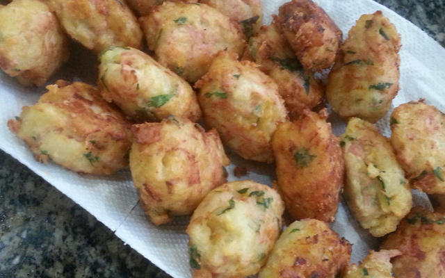 Bolinho de mandioca recheado