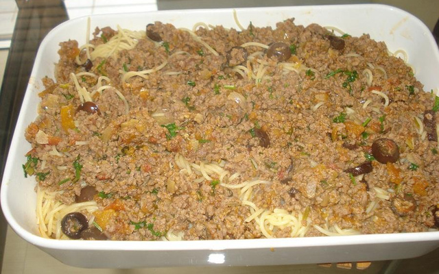 Macarrão com carne moída