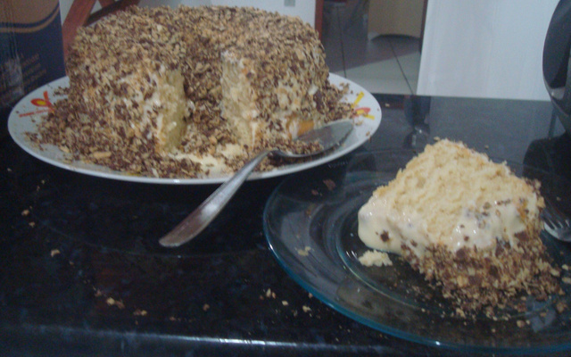 Bolo de limão com cobertura de Bis