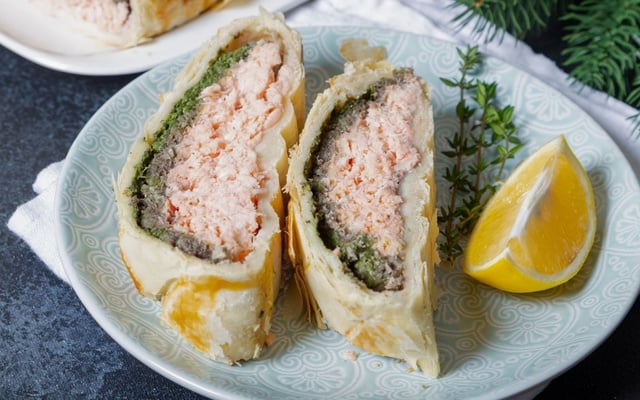 Fatias de salmão Wellington na airfryer com limão