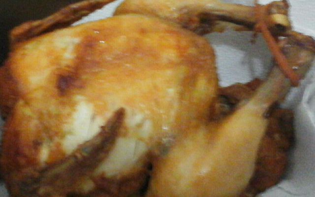 Frango inteiro na panela de pressão
