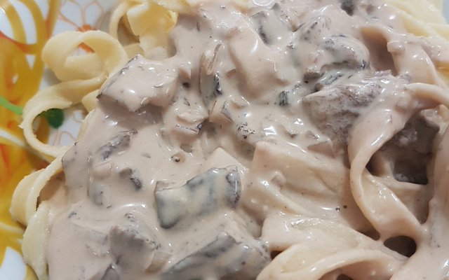 Molho de funghi secchi