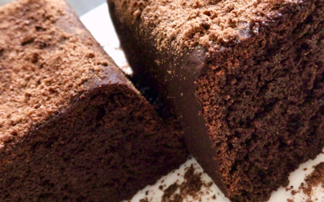 Bolo de cacau e ovomaltine