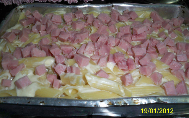 Macarrão ao molho branco