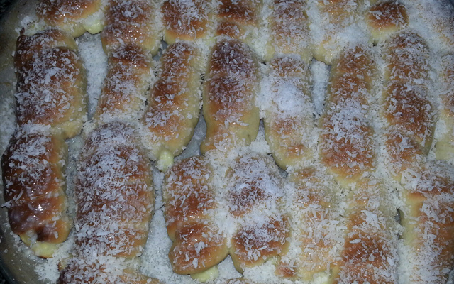 Enroladinho de queijo com coco