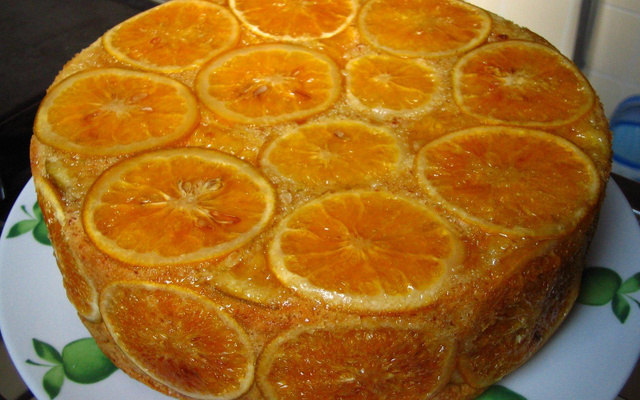 Bolo de laranja com cascas