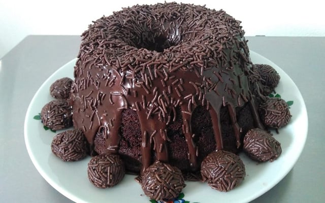Bolo de chocolate sem ovo e sem leite
