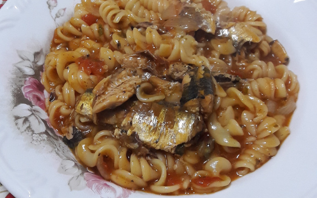 Macarrão na pressão com atum